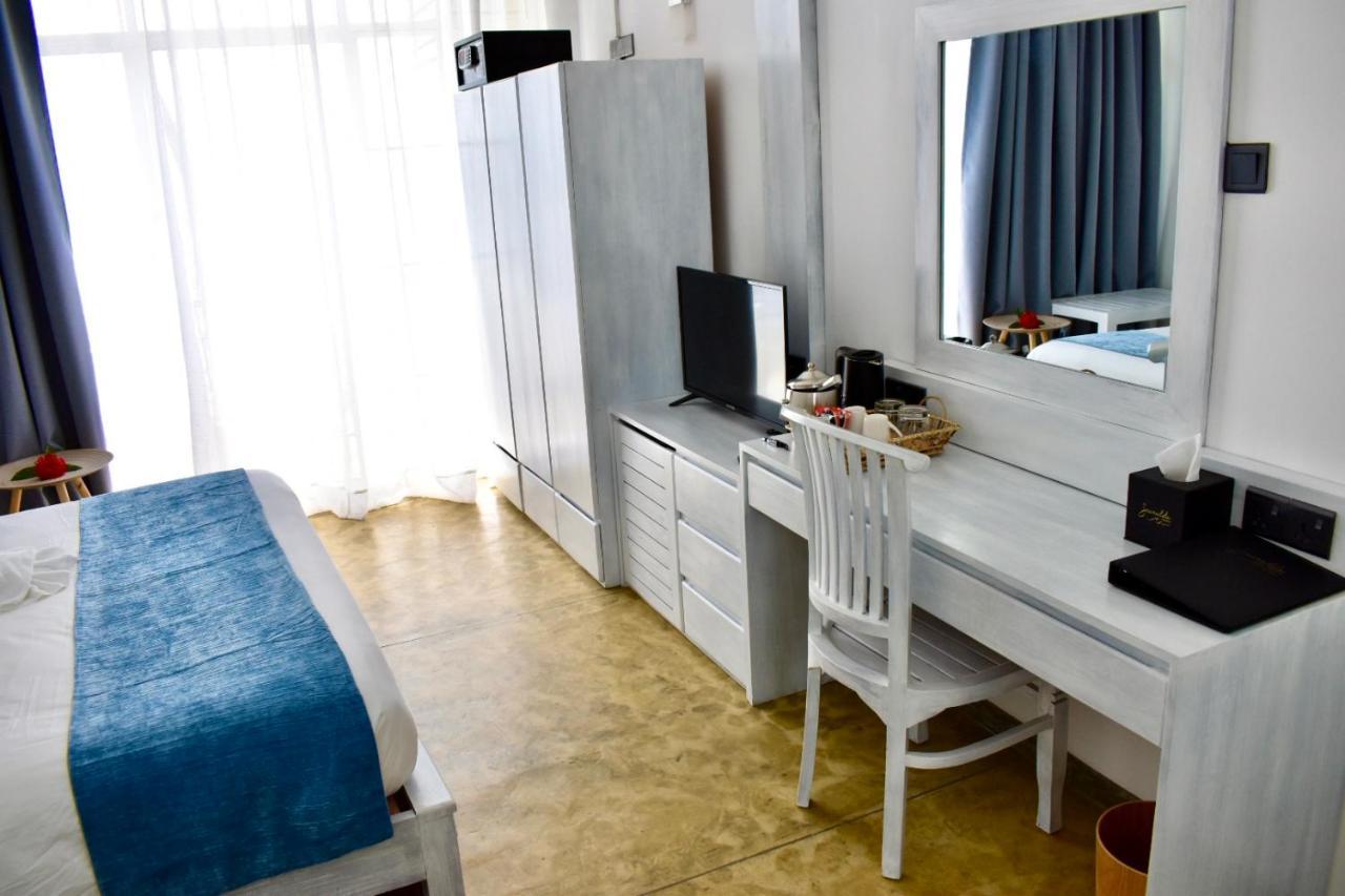 Smeralda Beach Hotel Dikwella Екстериор снимка
