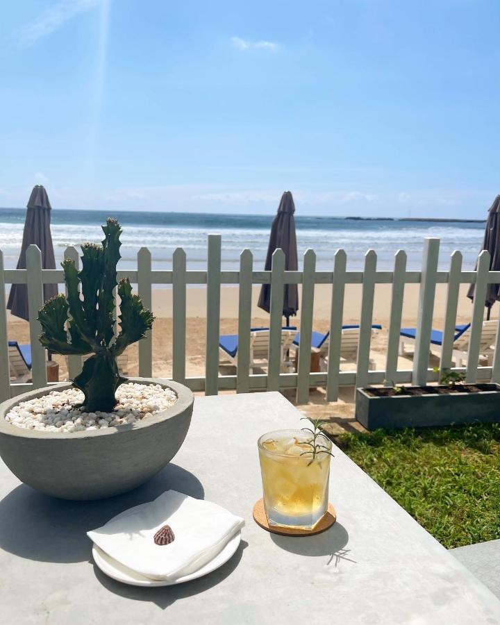 Smeralda Beach Hotel Dikwella Екстериор снимка