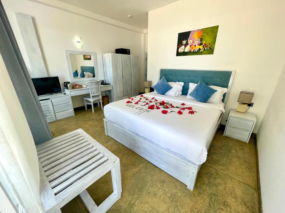 Smeralda Beach Hotel Dikwella Екстериор снимка